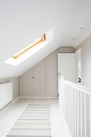 Tranquil Family Retreat 5 min to Beach Garden