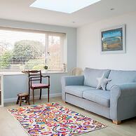 Tranquil Family Retreat 5 min to Beach Garden