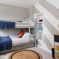 Bosham 3 BR Beach House With Garden Playhouse