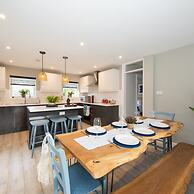 Bosham 3 BR Beach House With Garden Playhouse