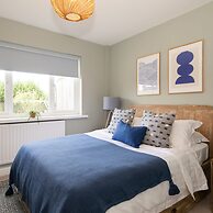 Bosham 3 BR Beach House With Garden Playhouse