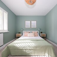 Bosham 3 BR Beach House With Garden Playhouse