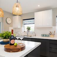 Bosham 3 BR Beach House With Garden Playhouse