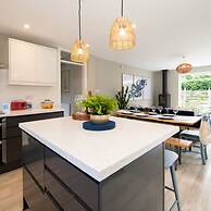 Bosham 3 BR Beach House With Garden Playhouse