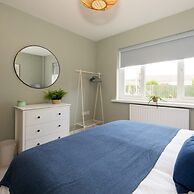 Bosham 3 BR Beach House With Garden Playhouse