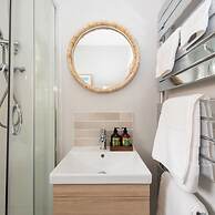 Bosham 3 BR Beach House With Garden Playhouse