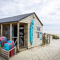 Bosham 3 BR Beach House With Garden Playhouse