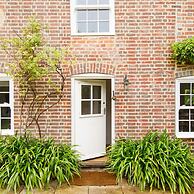 Country Cottage in Pretty Village Quay Views