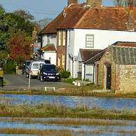 Country Cottage in Pretty Village Quay Views