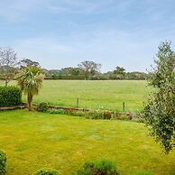 Country Cottage in Pretty Village Quay Views