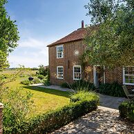 Country Cottage in Pretty Village Quay Views