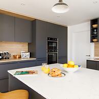 Delightful Seaside Hideaway 5 Mins to Beach