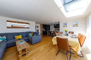 Delightful Seaside Hideaway 5 Mins to Beach