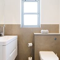 Delightful Seaside Hideaway 5 Mins to Beach