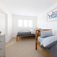 Delightful Seaside Hideaway 5 Mins to Beach