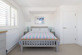 Delightful Seaside Hideaway 5 Mins to Beach