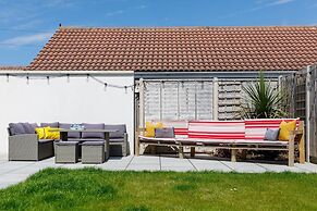 Delightful Seaside Hideaway 5 Mins to Beach