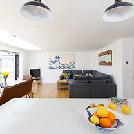 Delightful Seaside Hideaway 5 Mins to Beach