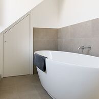 Delightful Seaside Hideaway 5 Mins to Beach