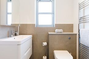 Delightful Seaside Hideaway 5 Mins to Beach