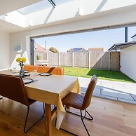 Delightful Seaside Hideaway 5 Mins to Beach