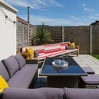 Delightful Seaside Hideaway 5 Mins to Beach