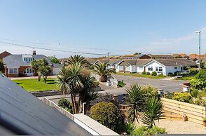 Delightful Seaside Hideaway 5 Mins to Beach