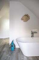 The Salt House - Luxury Home With Pool Hot Tub