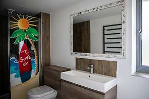 The Salt House - Luxury Home With Pool Hot Tub