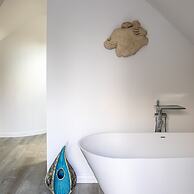 The Salt House - Luxury Home With Pool Hot Tub