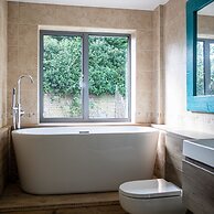 The Salt House - Luxury Home With Pool Hot Tub