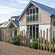 The Salt House - Luxury Home With Pool Hot Tub
