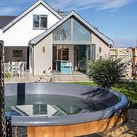 The Salt House - Luxury Home With Pool Hot Tub