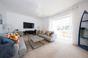 Modern Stylish Seaside Family Home