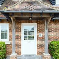 Modern Stylish Seaside Family Home