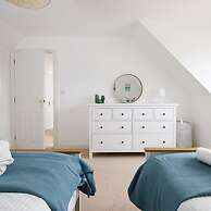 Modern Stylish Seaside Family Home