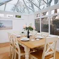 Modern Stylish Seaside Family Home