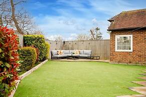 Modern Stylish Seaside Family Home