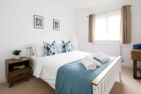 Modern Stylish Seaside Family Home