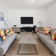 Modern Stylish Seaside Family Home