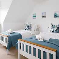 Modern Stylish Seaside Family Home