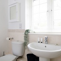 Modern Stylish Seaside Family Home