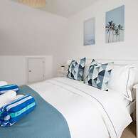 Modern Stylish Seaside Family Home