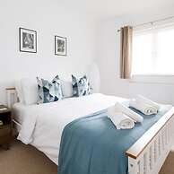 Modern Stylish Seaside Family Home