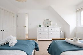 Modern Stylish Seaside Family Home