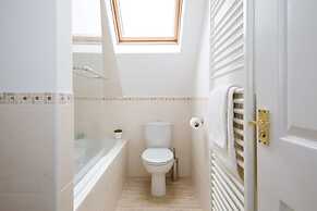 Modern Stylish Seaside Family Home