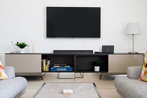 Modern Stylish Seaside Family Home