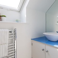 Secluded Barn Style Home With hot tub - Sleeps 12