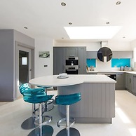 Secluded Barn Style Home With hot tub - Sleeps 12