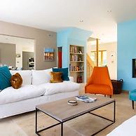 Secluded Barn Style Home With hot tub - Sleeps 12